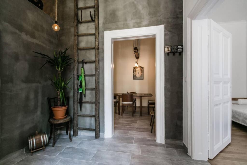 Your Gorgeous And Spacious Dream Free Parking Budapest